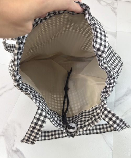 frunco(フランコ)の「【ZOZO限定】ギンガムチェックフリルトートバッグ(トートバッグ・レディース・ブラック/ピンク/レッド/ブルー・FREE)」の14枚目の写真