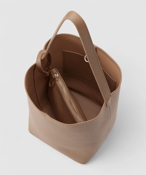 ANAYI（アナイ）の「◇シュリンクレザーバケットショルダーバッグ（トートバッグ・レディース・グレイッシュベージュ/キャメル・FREE）」の11枚目の写真