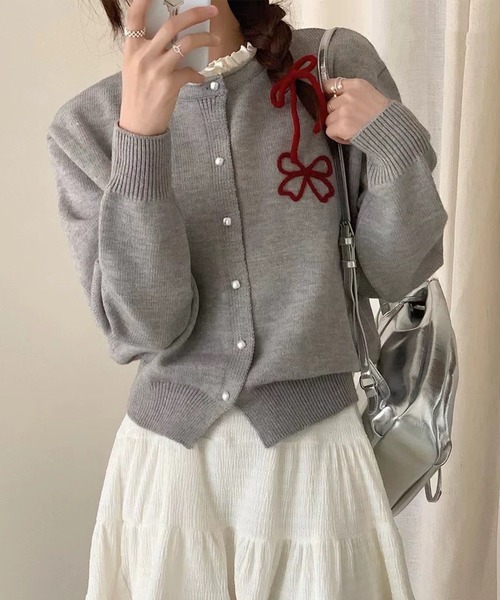 Lace Ladies(レースレディース)の「リボン 刺繍 フリルネック ニット カーディガン(カーディガン/ボレロ・レディース・グリーン/グレー/ピンク/アイボリー・FREE)」の1枚目の写真