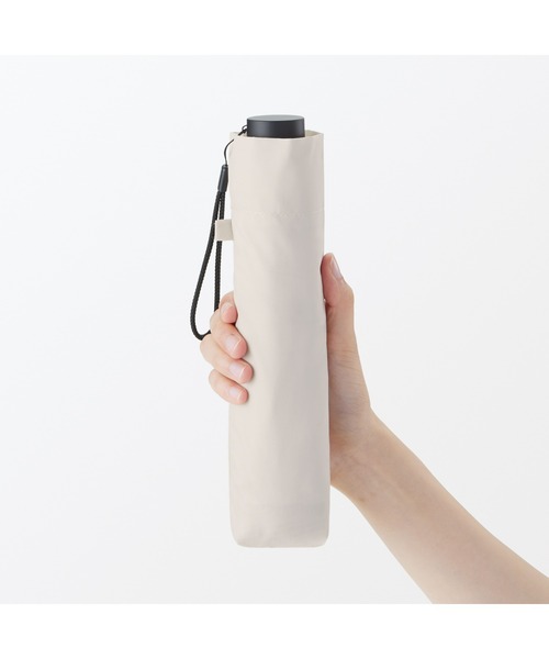 無印良品（ムジルシリョウヒン）の「晴雨兼用　折りたたみ傘（折りたたみ傘・レディース・ダークベージュ/カーキ系/ネイビー/ブラック/アイボリー・60cm）」の14枚目の写真