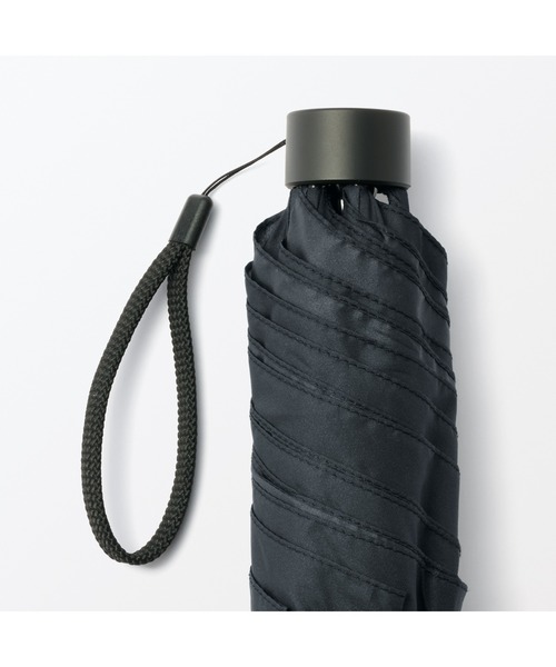 無印良品（ムジルシリョウヒン）の「晴雨兼用　折りたたみ傘（折りたたみ傘・レディース・ダークベージュ/カーキ系/ネイビー/ブラック/アイボリー・60cm）」の15枚目の写真