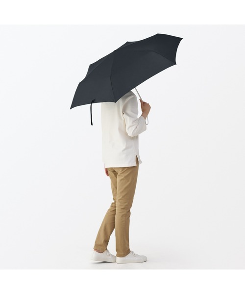 無印良品（ムジルシリョウヒン）の「晴雨兼用　折りたたみ傘（折りたたみ傘・レディース・ダークベージュ/カーキ系/ネイビー/ブラック/アイボリー・60cm）」の22枚目の写真