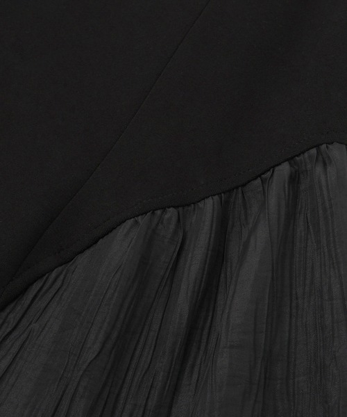 ADAM ET ROPE'(アダムエロペ)の「【WEB限定】フロントZIPコンビギャザーワンピース(ワンピース・レディース・チャコールグレー/ブラック/ベージュ・38/36)」の11枚目の写真