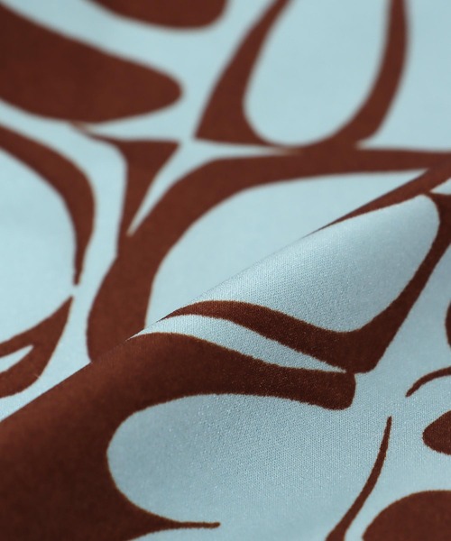 Jines(ジネス)の「アートプリントサテンワイドパンツ(その他パンツ・レディース・オフホワイト/ブルー・38)」の17枚目の写真