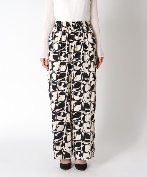 Jines(ジネス)の「アートプリントサテンワイドパンツ(その他パンツ・レディース・オフホワイト/ブルー・38)」の16枚目の写真