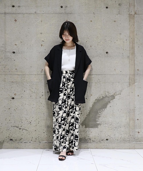 Jines(ジネス)の「アートプリントサテンワイドパンツ(その他パンツ・レディース・オフホワイト/ブルー・38)」の6枚目の写真