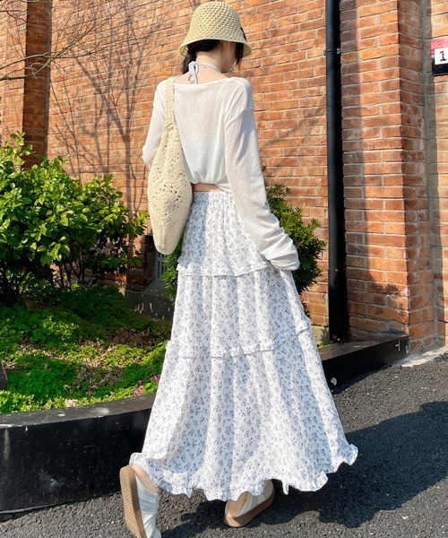 Miniministore(ミニミニストア)の「フリルティアード 小花柄 ロングスカート(スカート・レディース・ネイビー/ホワイト・L/S/XL/M)」の4枚目の写真