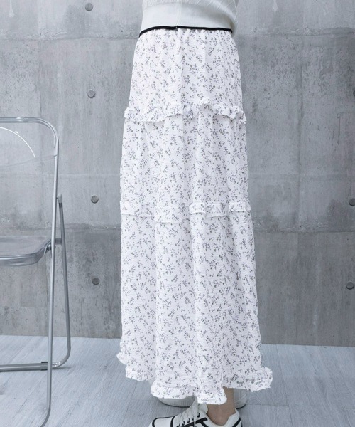 Miniministore(ミニミニストア)の「フリルティアード 小花柄 ロングスカート(スカート・レディース・ネイビー/ホワイト・L/S/XL/M)」の14枚目の写真