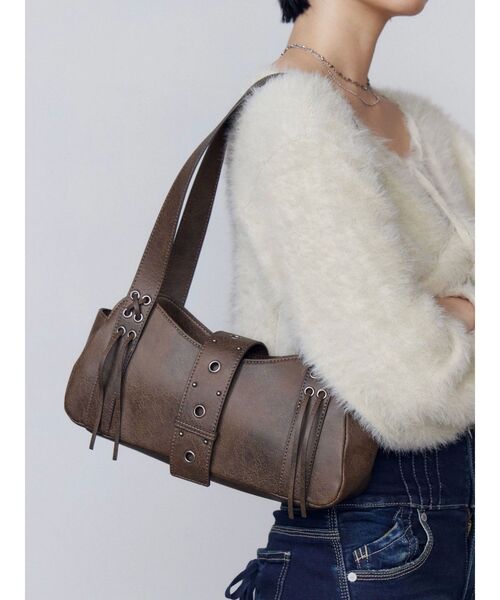 EMODA（エモダ）の「ヴィンテージライクアイレットバッグ（ハンドバッグ・レディース・ブラウン/ピンク/ブラック・FREE）」の6枚目の写真