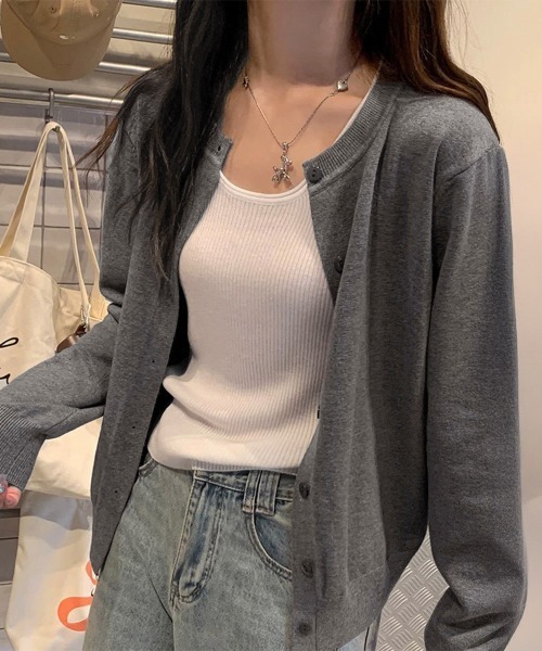 Miniministore(ミニミニストア)の「クルーネックニットカーディガン シンプル(カーディガン/ボレロ・レディース・ブラック/グレー/ブルー/ライトイエロー/フューシャピンク/クリーム/ブラウン/ホワイト/キャメル/ワインレッド/ピンク/ミント/マスタード/オレンジ/ベージュ/ネイビー/イエロー系2/イエロー系1・FREE)」の3枚目の写真