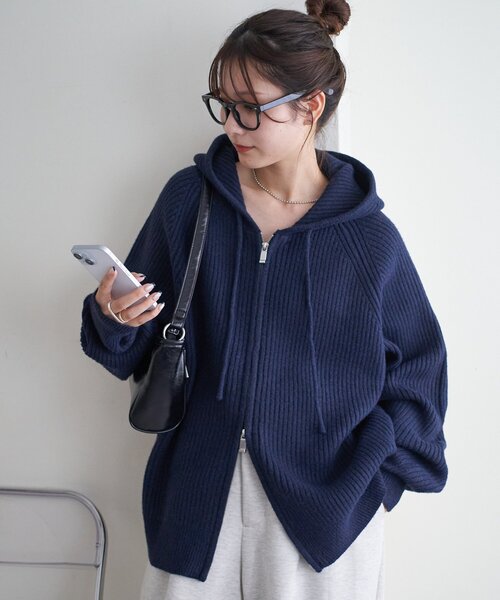 DISCOAT（ディスコート）の「【ユニセックス】Wジップニットフーディ（パーカー・レディース・グレー/レッド/ネイビー・FREE）」の2枚目の写真