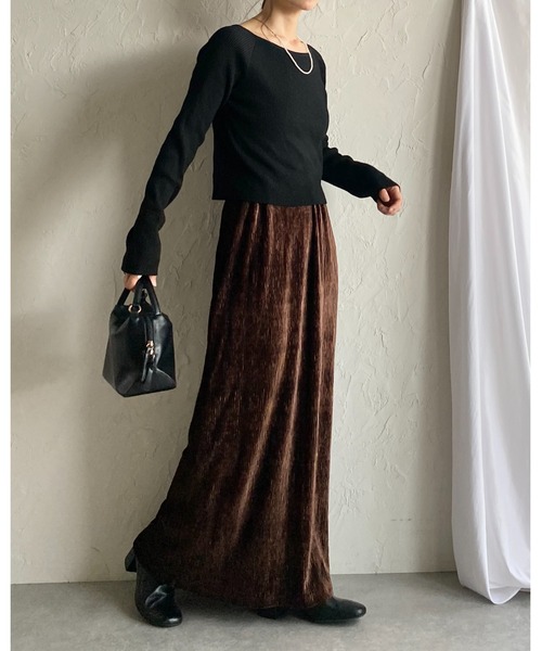 She's Closet(シーズクローゼット)の「Iラインハイウエスト光沢ベロアロングプリーツスカート(スカート・レディース・ブラウン/アイボリー/チャコールグレー・FREE)」の9枚目の写真