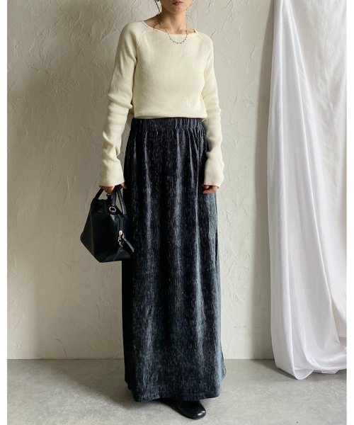 She's Closet(シーズクローゼット)の「Iラインハイウエスト光沢ベロアロングプリーツスカート(スカート・レディース・ブラウン/アイボリー/チャコールグレー・FREE)」の13枚目の写真