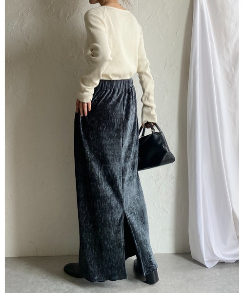 She's Closet(シーズクローゼット)の「Iラインハイウエスト光沢ベロアロングプリーツスカート(スカート・レディース・ブラウン/アイボリー/チャコールグレー・FREE)」の14枚目の写真