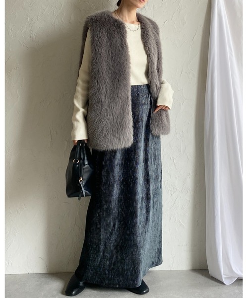 She's Closet(シーズクローゼット)の「Iラインハイウエスト光沢ベロアロングプリーツスカート(スカート・レディース・ブラウン/アイボリー/チャコールグレー・FREE)」の16枚目の写真