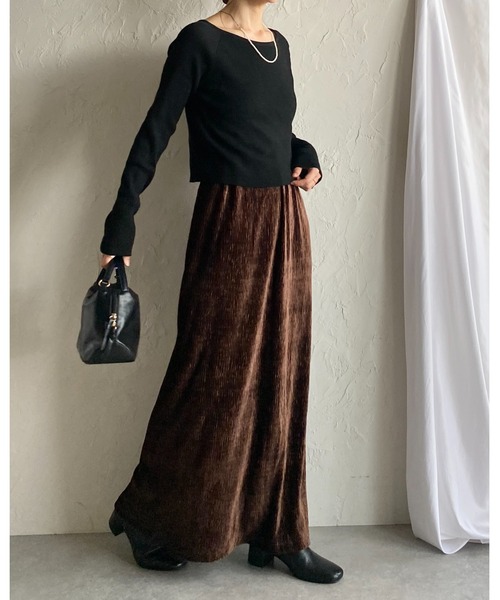 She's Closet(シーズクローゼット)の「Iラインハイウエスト光沢ベロアロングプリーツスカート(スカート・レディース・ブラウン/アイボリー/チャコールグレー・FREE)」の18枚目の写真