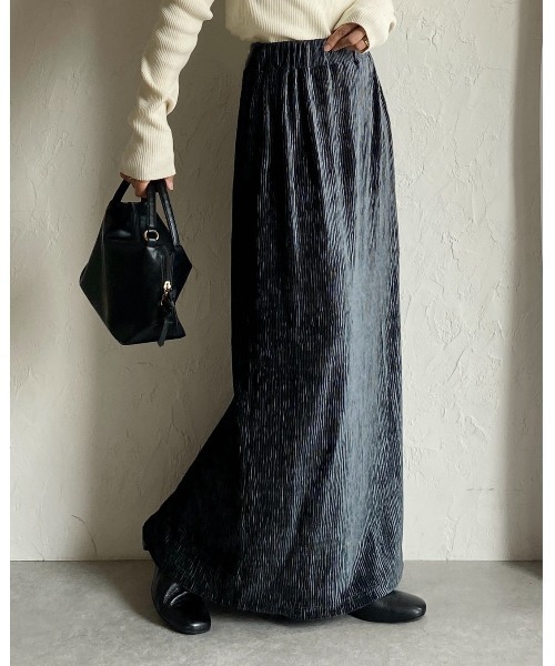 She's Closet(シーズクローゼット)の「Iラインハイウエスト光沢ベロアロングプリーツスカート(スカート・レディース・ブラウン/アイボリー/チャコールグレー・FREE)」の21枚目の写真