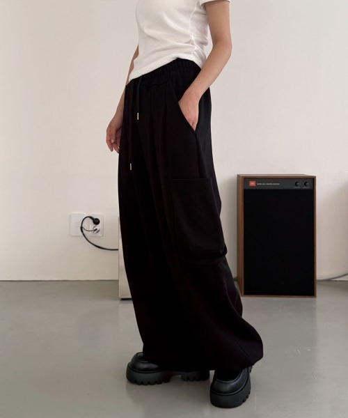 4INT.(フォイント)の「【UNISEX】カーゴ ストリング スウェット ワイド パンツ(カーゴパンツ・レディース・ライトグレー/ブラック/カーキ/グレー・FREE)」の11枚目の写真
