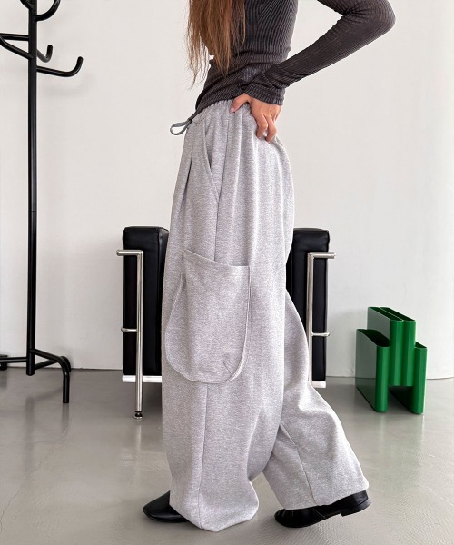 4INT.(フォイント)の「【UNISEX】カーゴ ストリング スウェット ワイド パンツ(カーゴパンツ・レディース・ライトグレー/ブラック/カーキ/グレー・FREE)」の16枚目の写真