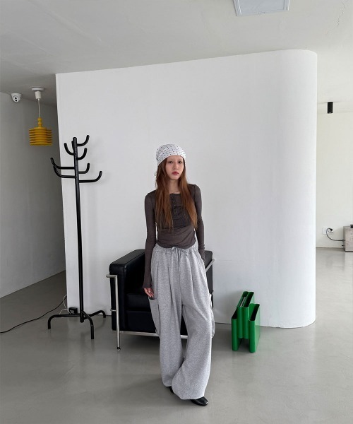 4INT.(フォイント)の「【UNISEX】カーゴ ストリング スウェット ワイド パンツ(カーゴパンツ・レディース・ライトグレー/ブラック/カーキ/グレー・FREE)」の17枚目の写真