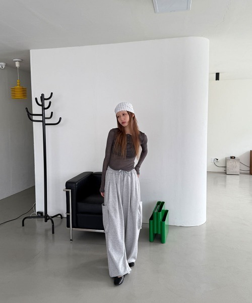 4INT.(フォイント)の「【UNISEX】カーゴ ストリング スウェット ワイド パンツ(カーゴパンツ・レディース・ライトグレー/ブラック/カーキ/グレー・FREE)」の21枚目の写真