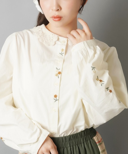 SPINNS(スピンズ)の「刺繍入り長袖ブラウス/襟レース/NEO森ガール/ボタンコア(シャツ/ブラウス・レディース・オフホワイト/グレー/ベージュ・ONESIZE)」の3枚目の写真