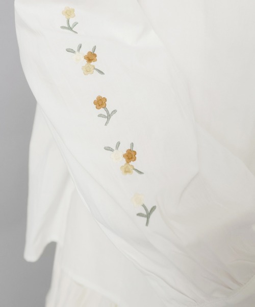 SPINNS(スピンズ)の「刺繍入り長袖ブラウス/襟レース/NEO森ガール/ボタンコア(シャツ/ブラウス・レディース・オフホワイト/グレー/ベージュ・ONESIZE)」の14枚目の写真