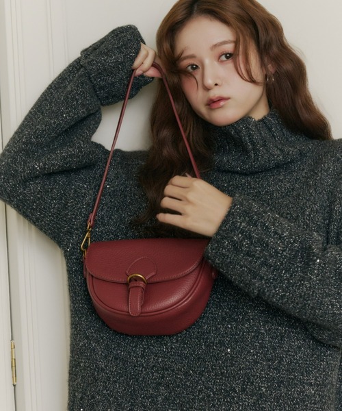 Olu.（オルドット）の「ラウンドフラップバッグ（ショルダーバッグ・レディース・ベージュ/アイボリー/ワイン/ブラック・FREE）」の4枚目の写真