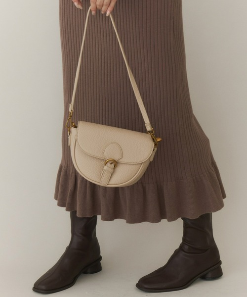 Olu.（オルドット）の「ラウンドフラップバッグ（ショルダーバッグ・レディース・ベージュ/アイボリー/ワイン/ブラック・FREE）」の8枚目の写真