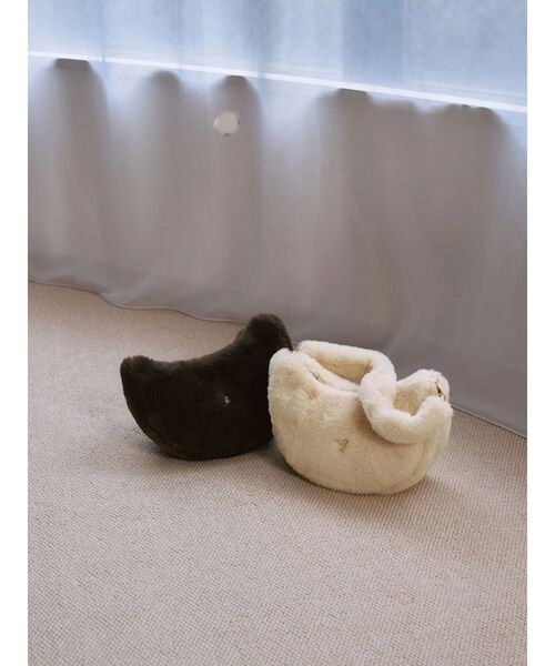 LAGUNAMOON（ラグナムーン）の「ハーフムーンファーバッグ（ショルダーバッグ・レディース・ブラウン/イエロー・FREE）」の4枚目の写真