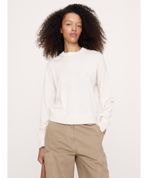 Banana Republic(バナナリパブリック)の「メリノ クルーネックセーター(ニット/セーター・レディース・ブラウン/レッド系その他/イエロー/グリーン/ネイビー/アイボリー/ブラウン系その他/ブラック・S/M/L/XS)」の2枚目の写真