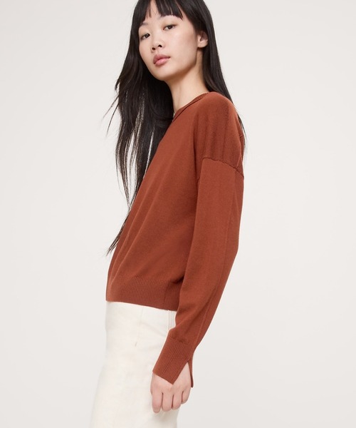 Banana Republic(バナナリパブリック)の「メリノ クルーネックセーター(ニット/セーター・レディース・ブラウン/レッド系その他/イエロー/グリーン/ネイビー・S/M/L/XS)」の5枚目の写真