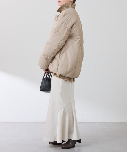 COLLAGE GALLARDAGALANTE（コラージュガリャルダガランテ）の「ライトエンボスノーカラーダウン（ダウンジャケット/コート・レディース・オフホワイト/ネイビー/ベージュ・FREE）」の20枚目の写真