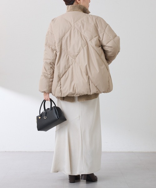 COLLAGE GALLARDAGALANTE（コラージュガリャルダガランテ）の「ライトエンボスノーカラーダウン（ダウンジャケット/コート・レディース・オフホワイト/ネイビー/ベージュ・FREE）」の21枚目の写真