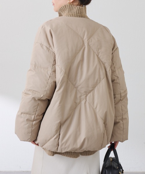 COLLAGE GALLARDAGALANTE（コラージュガリャルダガランテ）の「ライトエンボスノーカラーダウン（ダウンジャケット/コート・レディース・オフホワイト/ネイビー/ベージュ・FREE）」の16枚目の写真