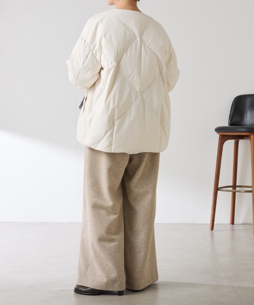 COLLAGE GALLARDAGALANTE（コラージュガリャルダガランテ）の「ライトエンボスノーカラーダウン（ダウンジャケット/コート・レディース・オフホワイト/ネイビー/ベージュ・FREE）」の11枚目の写真