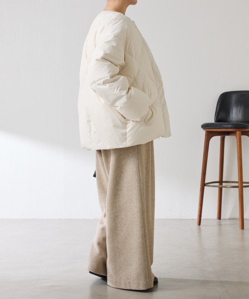 COLLAGE GALLARDAGALANTE（コラージュガリャルダガランテ）の「ライトエンボスノーカラーダウン（ダウンジャケット/コート・レディース・オフホワイト/ネイビー/ベージュ・FREE）」の12枚目の写真