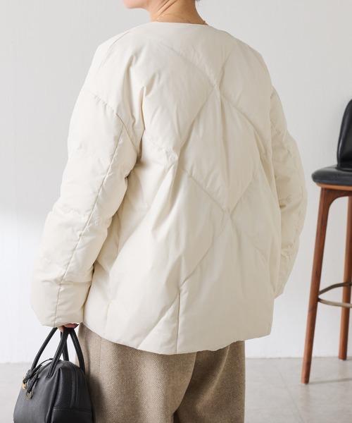COLLAGE GALLARDAGALANTE（コラージュガリャルダガランテ）の「ライトエンボスノーカラーダウン（ダウンジャケット/コート・レディース・オフホワイト/ネイビー/ベージュ・FREE）」の7枚目の写真