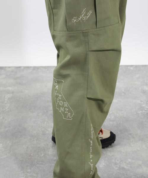 BAYFLOW(ベイフロー)の「落書き刺繍カーゴパンツ(その他パンツ・メンズ・その他1/カーキ/ブラック・LARGE/MEDIUM)」の7枚目の写真