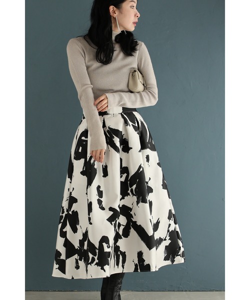 cawaii(カワイイ)の「モードなペイントアートのタックミディアムスカート(スカート・レディース・ホワイト・FREE)」の19枚目の写真