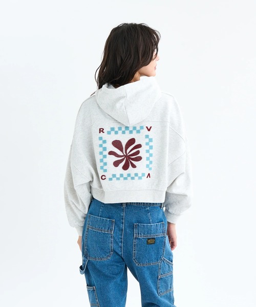RVCA（ルーカ）の「RVCA レディース COURT BALLOON FIT HOODIE パーカー 【2025年秋冬モデル】 @autumn/ルーカショート丈ドルマンスリーブプルオーバーパーカー・フーディー（パーカー・レディース・ブラック/グレー・SMALL/MEDIUM）」の2枚目の写真