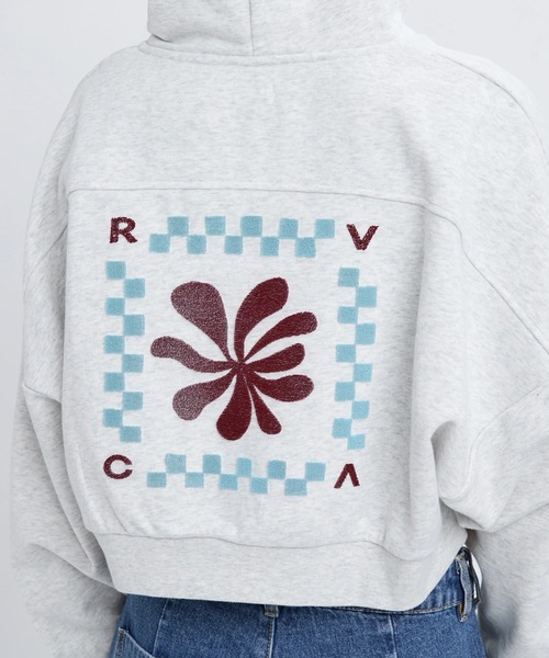RVCA（ルーカ）の「RVCA レディース COURT BALLOON FIT HOODIE パーカー 【2025年秋冬モデル】 @autumn/ルーカショート丈ドルマンスリーブプルオーバーパーカー・フーディー（パーカー・レディース・ブラック/グレー・SMALL/MEDIUM）」の12枚目の写真
