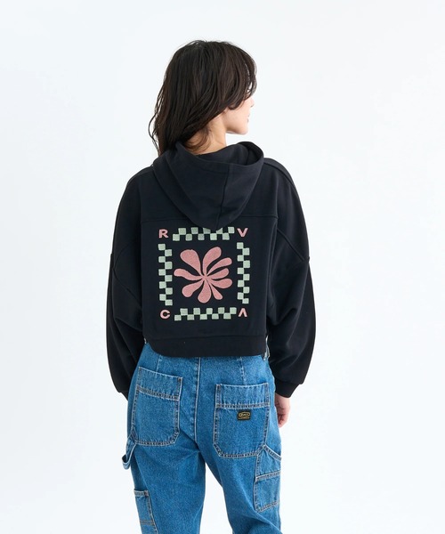 RVCA（ルーカ）の「RVCA レディース COURT BALLOON FIT HOODIE パーカー 【2025年秋冬モデル】 @autumn/ルーカショート丈ドルマンスリーブプルオーバーパーカー・フーディー（パーカー・レディース・ブラック/グレー・SMALL/MEDIUM）」の3枚目の写真