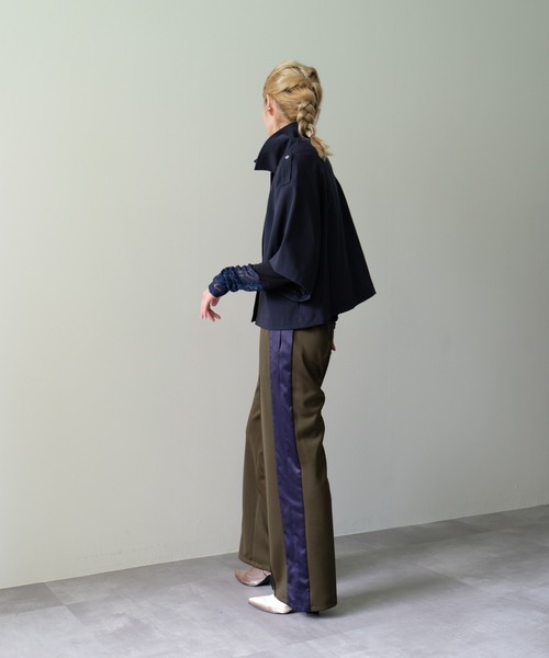 DOLLUPOOPS（ドールアップウップス）の「ケープライク2WAYカラーダブルジャケット（その他アウター・レディース・ダークネイビー/キャメル・38）」の10枚目の写真