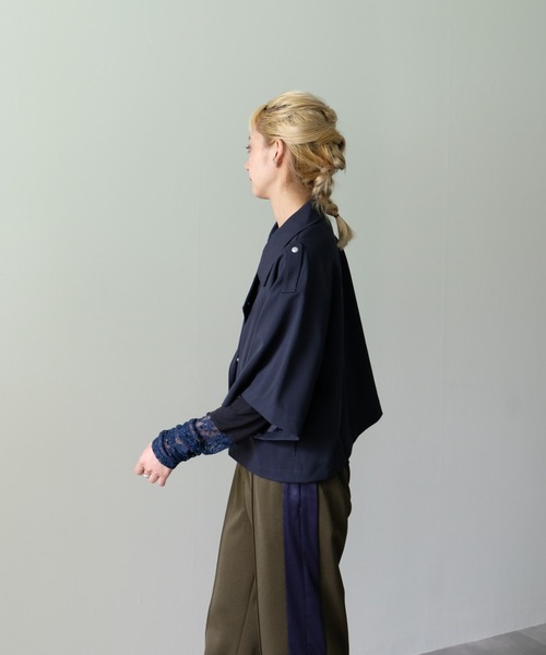 DOLLUPOOPS（ドールアップウップス）の「ケープライク2WAYカラーダブルジャケット（その他アウター・レディース・ダークネイビー/キャメル・38）」の16枚目の写真