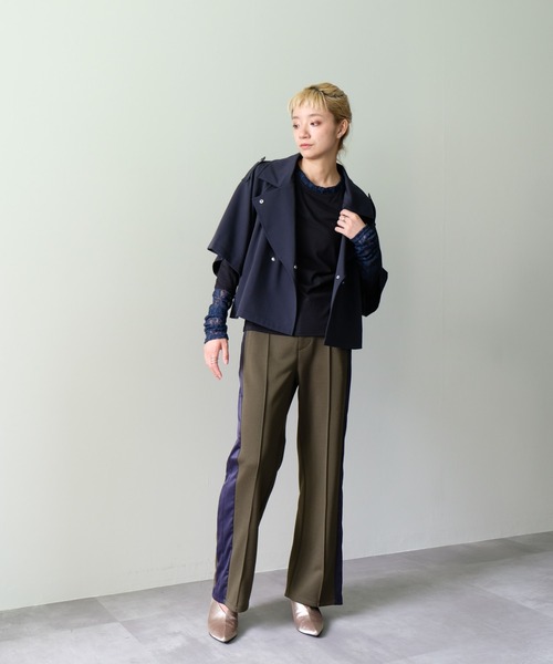 DOLLUPOOPS（ドールアップウップス）の「ケープライク2WAYカラーダブルジャケット（その他アウター・レディース・ダークネイビー/キャメル・38）」の3枚目の写真