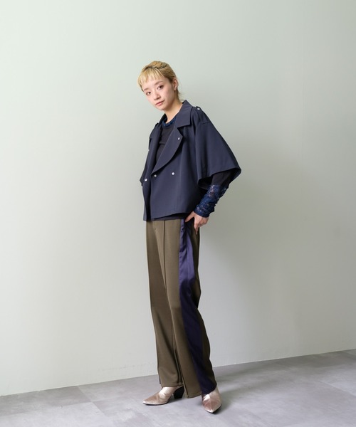 DOLLUPOOPS（ドールアップウップス）の「ケープライク2WAYカラーダブルジャケット（その他アウター・レディース・ダークネイビー/キャメル・38）」の4枚目の写真