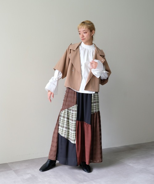 DOLLUPOOPS（ドールアップウップス）の「ケープライク2WAYカラーダブルジャケット（その他アウター・レディース・ダークネイビー/キャメル・38）」の11枚目の写真