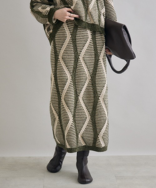 Paradise Picnic（パラダイスピクニック）の「モールヤーンウエーブジャガードスカート（スカート・レディース・ブラック/カーキ・FREE）」の2枚目の写真