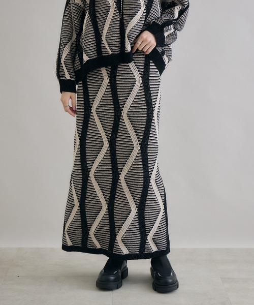 Paradise Picnic（パラダイスピクニック）の「モールヤーンウエーブジャガードスカート（スカート・レディース・ブラック/カーキ・FREE）」の12枚目の写真